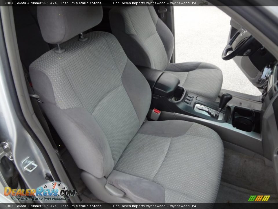 2004 Toyota 4Runner SR5 4x4 Titanium Metallic / Stone Photo #15