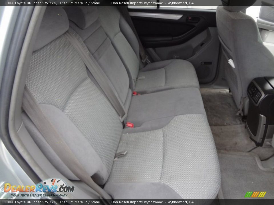 2004 Toyota 4Runner SR5 4x4 Titanium Metallic / Stone Photo #17