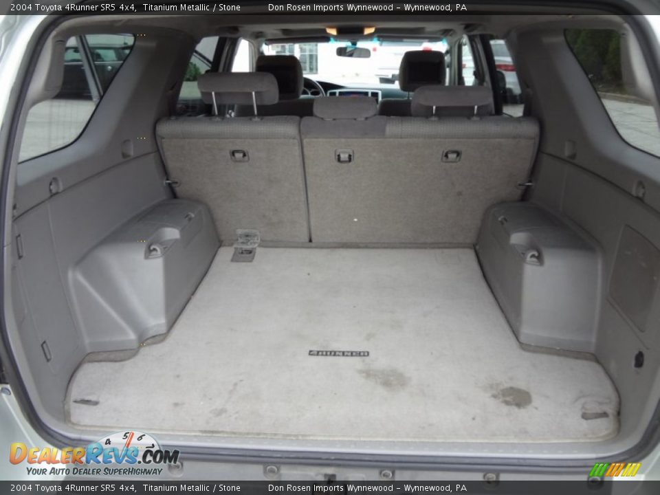 2004 Toyota 4Runner SR5 4x4 Titanium Metallic / Stone Photo #18