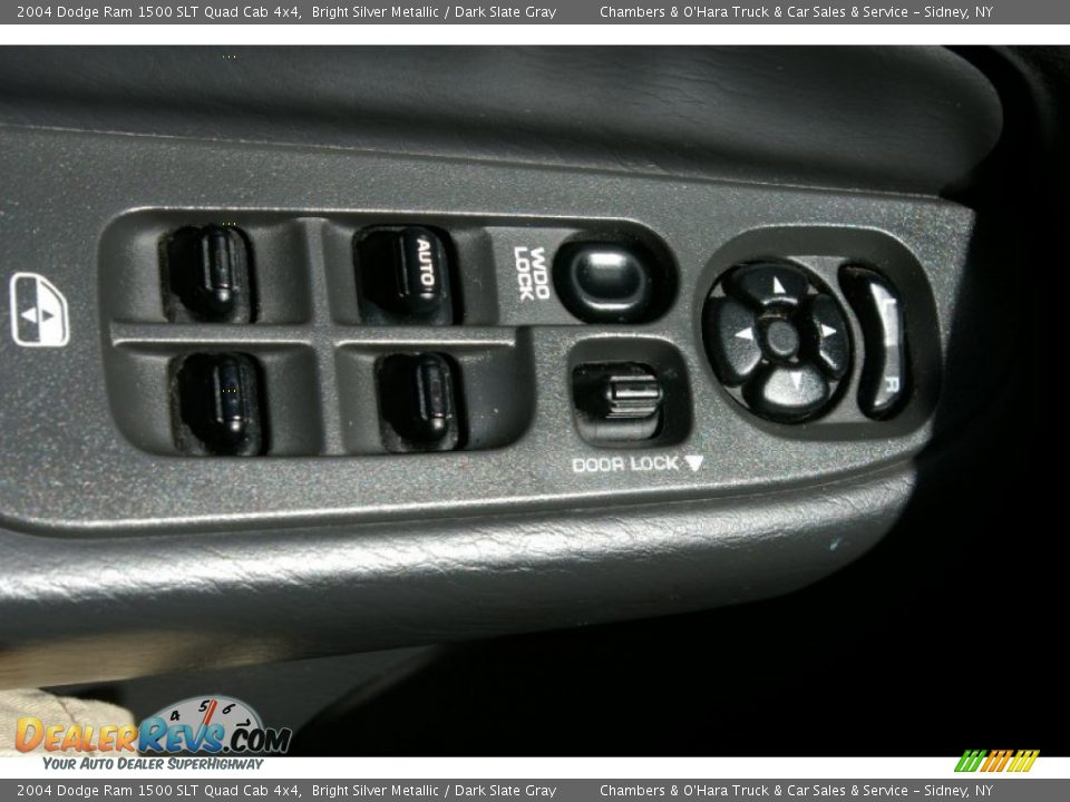 2004 Dodge Ram 1500 SLT Quad Cab 4x4 Bright Silver Metallic / Dark Slate Gray Photo #6