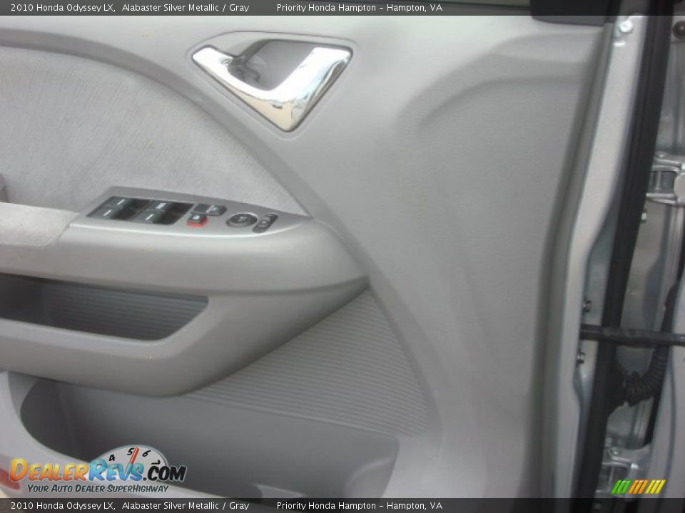 2010 Honda Odyssey LX Alabaster Silver Metallic / Gray Photo #18