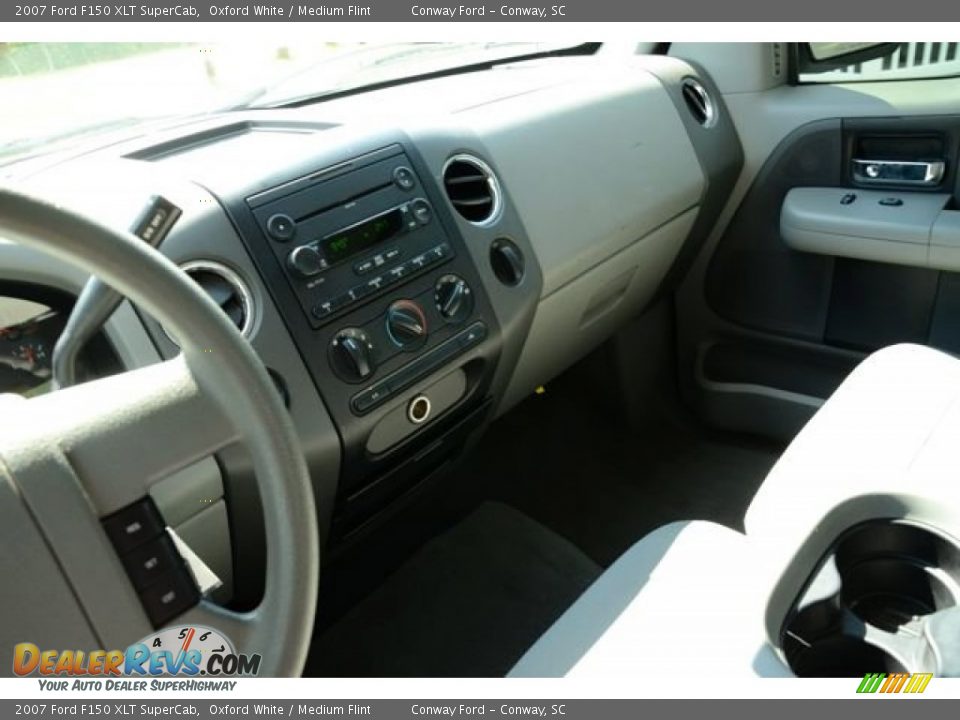 2007 Ford F150 XLT SuperCab Oxford White / Medium Flint Photo #24