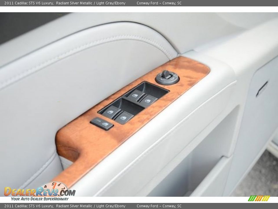 2011 Cadillac STS V6 Luxury Radiant Silver Metallic / Light Gray/Ebony Photo #24