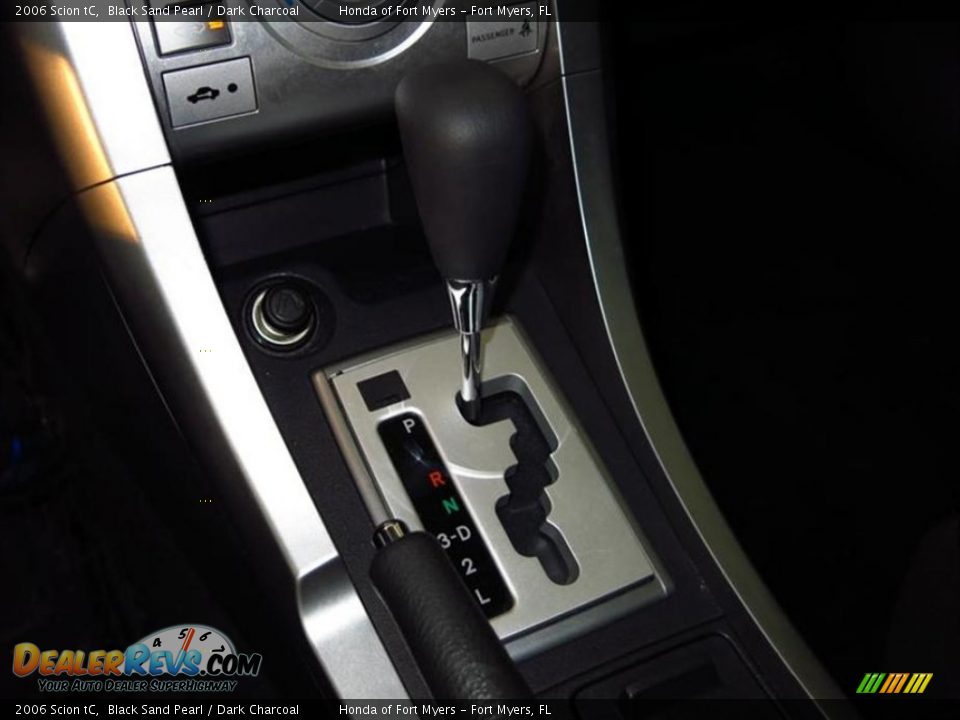 2006 Scion tC Black Sand Pearl / Dark Charcoal Photo #23