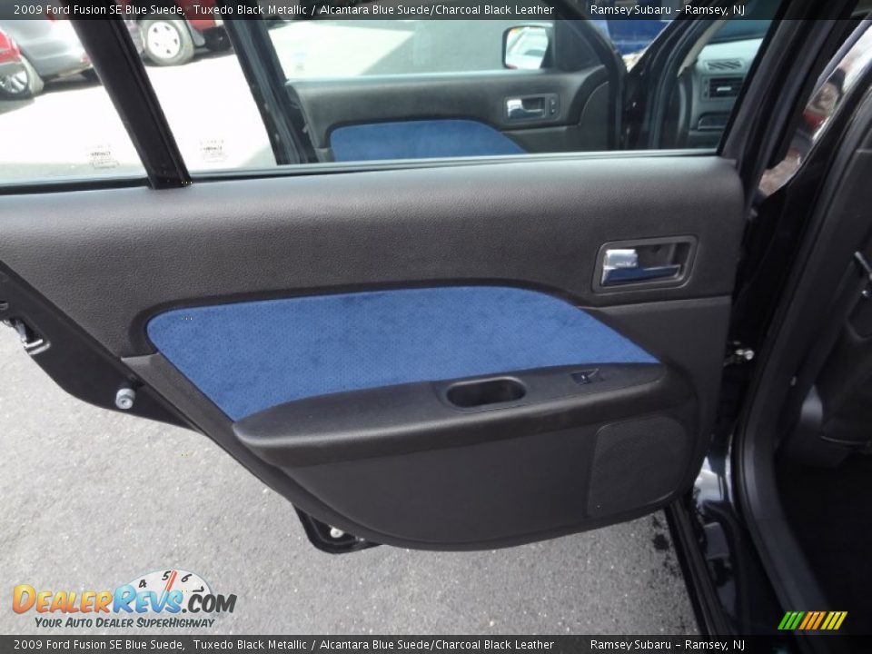 Door Panel of 2009 Ford Fusion SE Blue Suede Photo #26