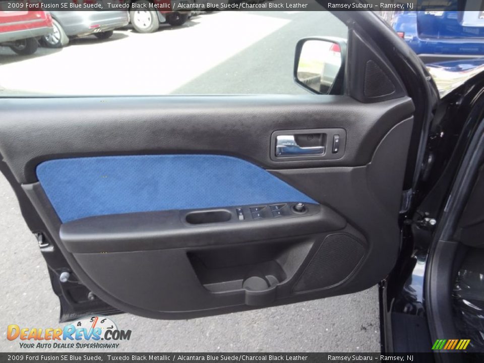 Door Panel of 2009 Ford Fusion SE Blue Suede Photo #27