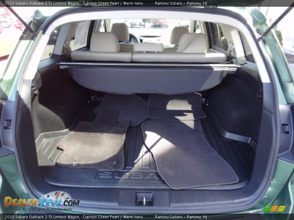 2010 Subaru Outback 2.5i Limited Wagon Cypress Green Pearl / Warm Ivory Photo #18