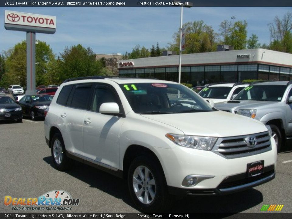 2011 Toyota Highlander V6 4WD Blizzard White Pearl / Sand Beige Photo #1