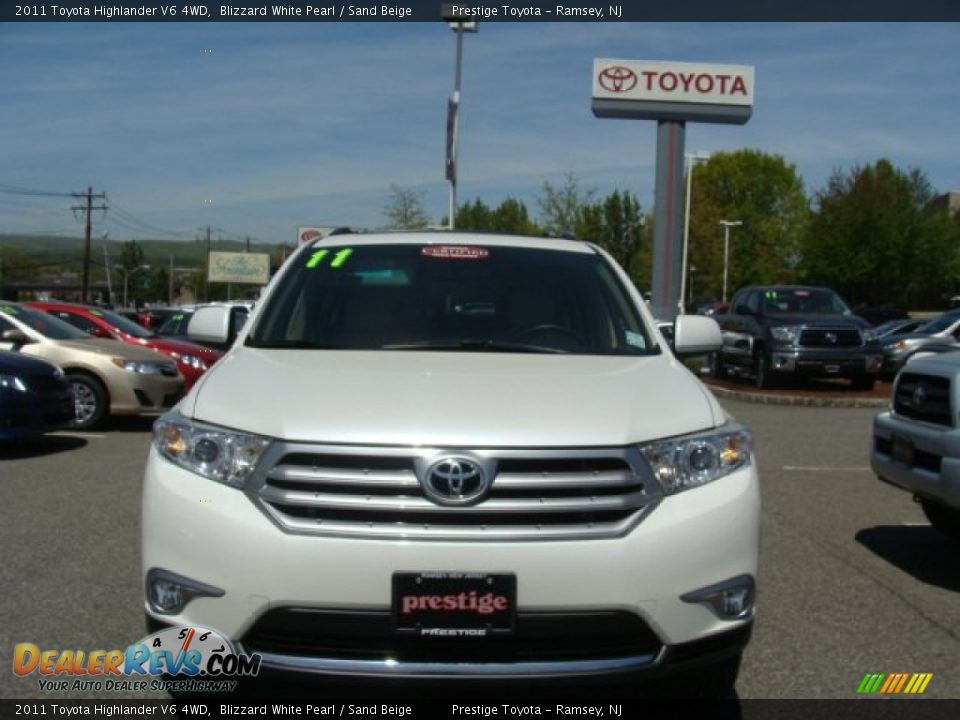 2011 Toyota Highlander V6 4WD Blizzard White Pearl / Sand Beige Photo #2