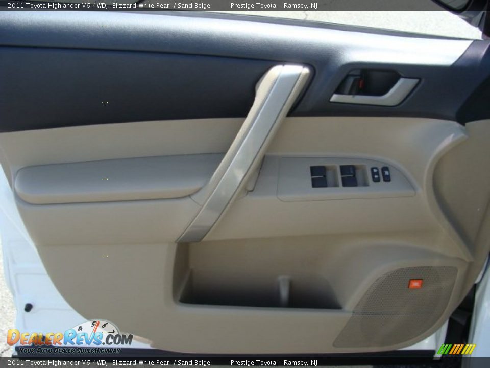 2011 Toyota Highlander V6 4WD Blizzard White Pearl / Sand Beige Photo #6