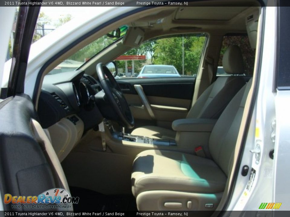 2011 Toyota Highlander V6 4WD Blizzard White Pearl / Sand Beige Photo #7