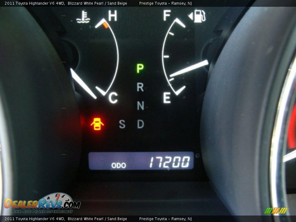 2011 Toyota Highlander V6 4WD Blizzard White Pearl / Sand Beige Photo #10