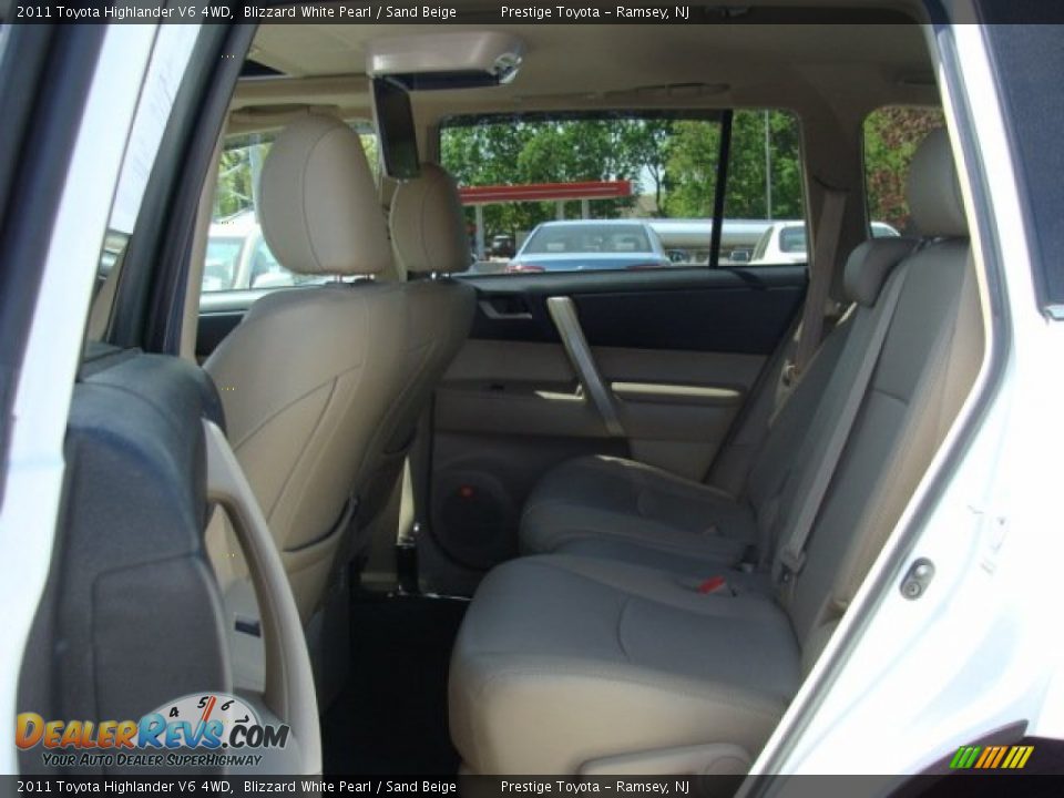 2011 Toyota Highlander V6 4WD Blizzard White Pearl / Sand Beige Photo #13
