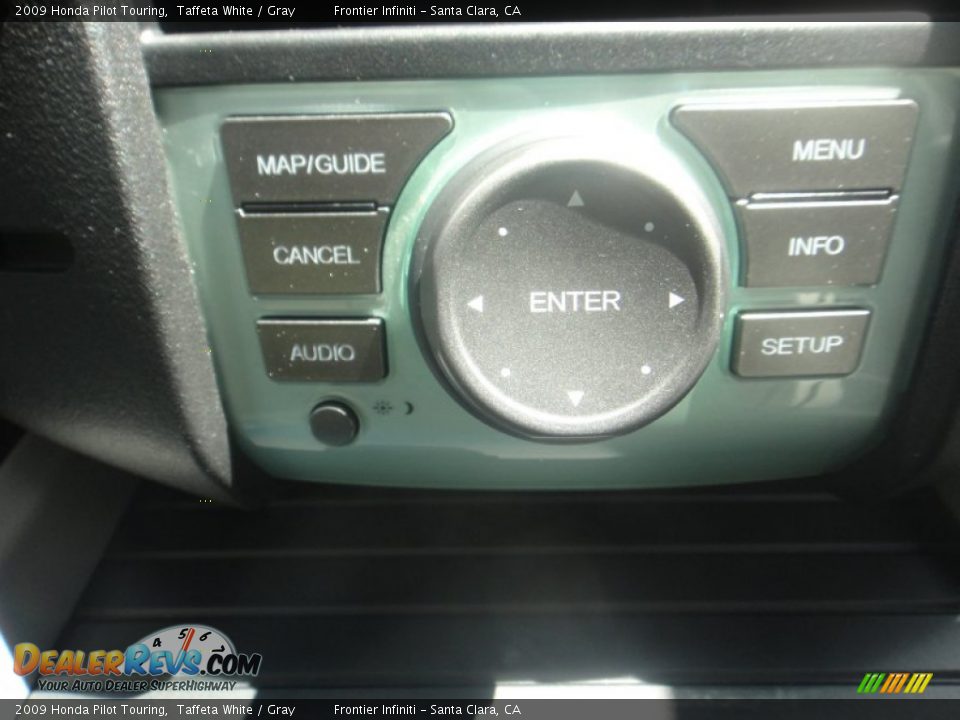 2009 Honda Pilot Touring Taffeta White / Gray Photo #32