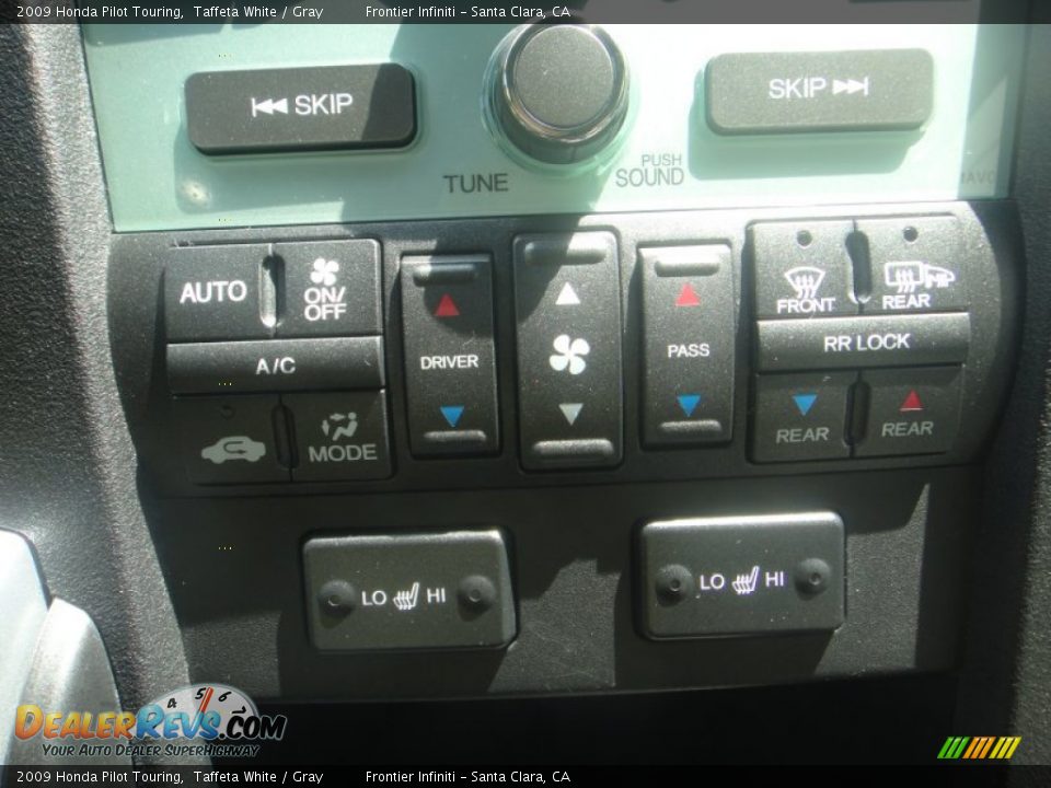 2009 Honda Pilot Touring Taffeta White / Gray Photo #33