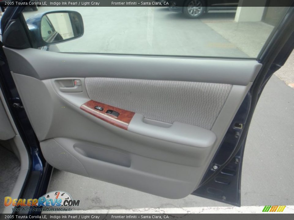 2005 Toyota Corolla LE Indigo Ink Pearl / Light Gray Photo #18