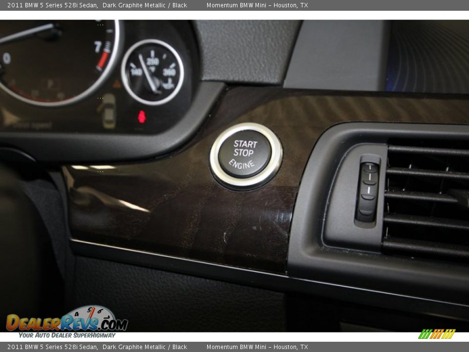2011 BMW 5 Series 528i Sedan Dark Graphite Metallic / Black Photo #26
