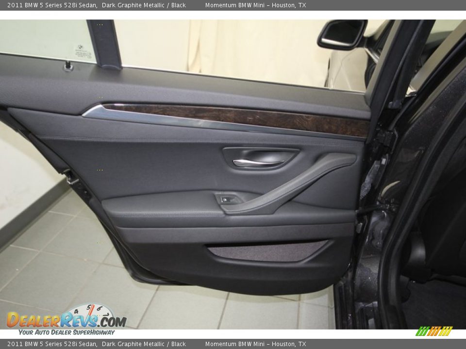 2011 BMW 5 Series 528i Sedan Dark Graphite Metallic / Black Photo #30