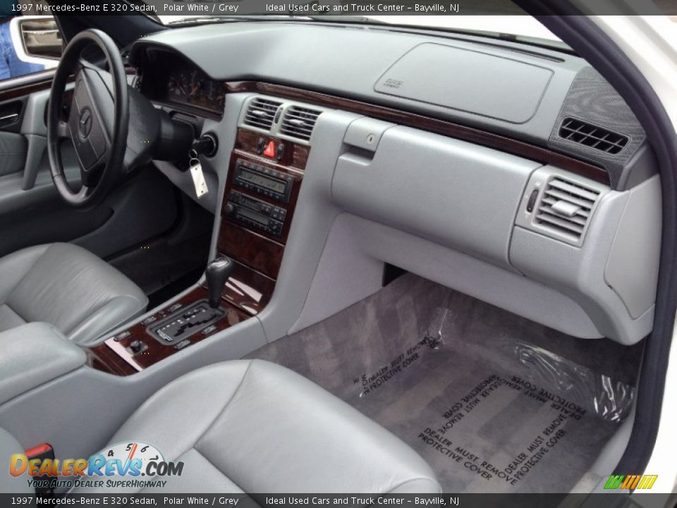 1997 Mercedes-Benz E 320 Sedan Polar White / Grey Photo #9
