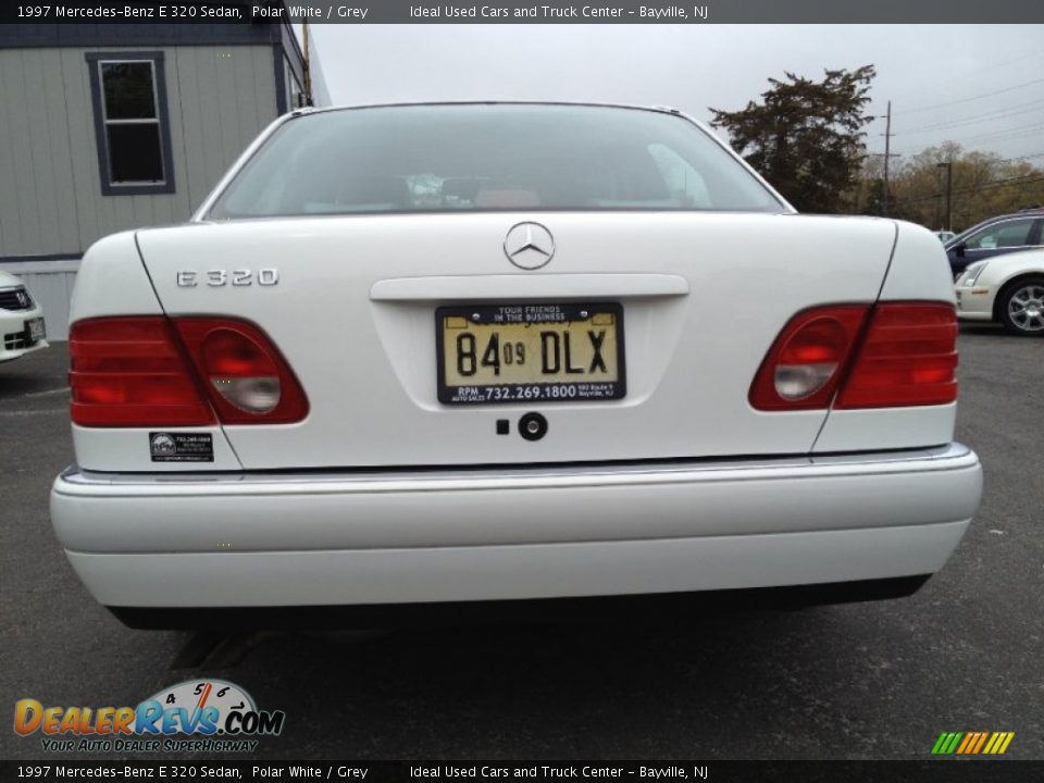 1997 Mercedes-Benz E 320 Sedan Polar White / Grey Photo #13