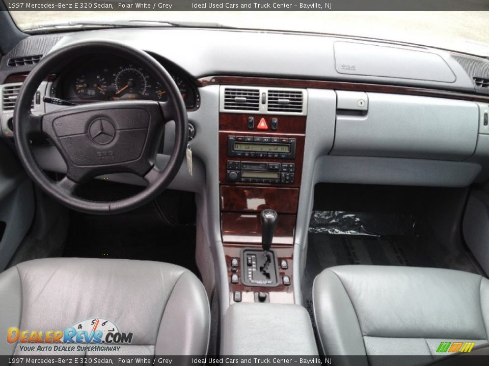 1997 Mercedes-Benz E 320 Sedan Polar White / Grey Photo #21