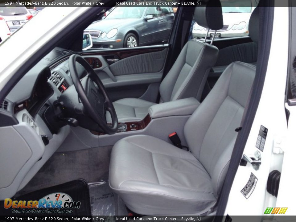 1997 Mercedes-Benz E 320 Sedan Polar White / Grey Photo #24