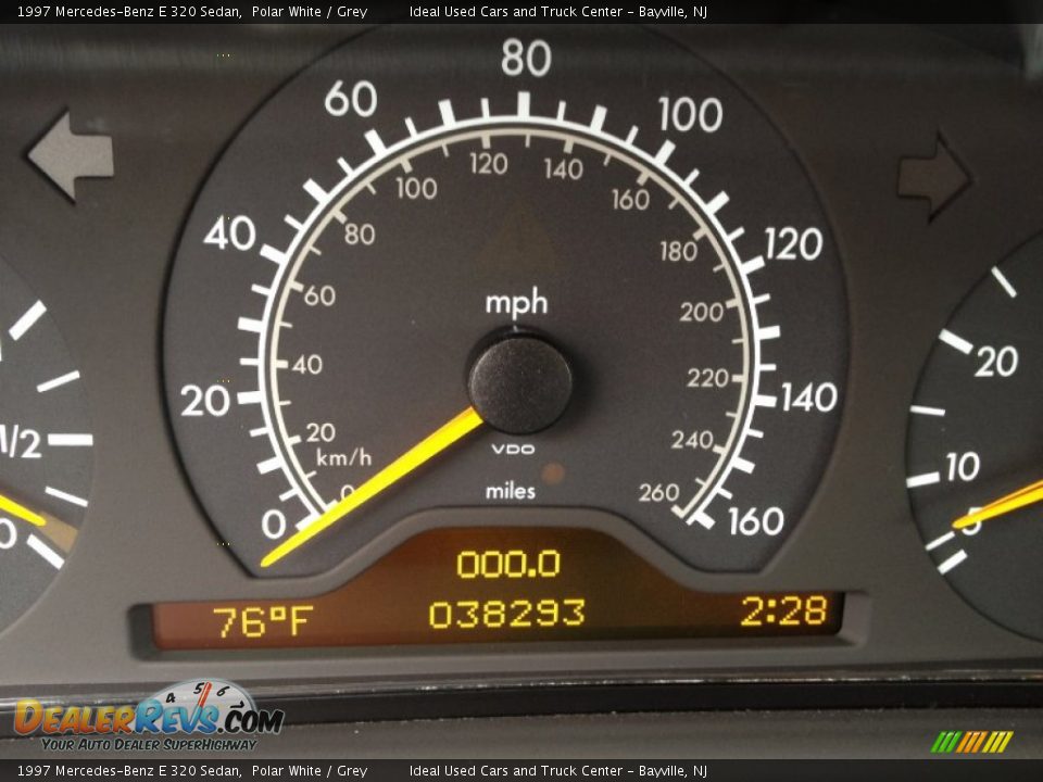 1997 Mercedes-Benz E 320 Sedan Polar White / Grey Photo #29