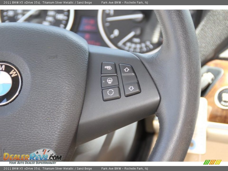 2011 BMW X5 xDrive 35d Titanium Silver Metallic / Sand Beige Photo #18