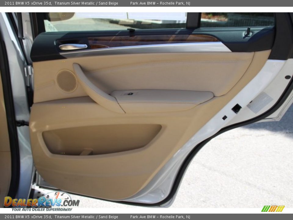 2011 BMW X5 xDrive 35d Titanium Silver Metallic / Sand Beige Photo #24