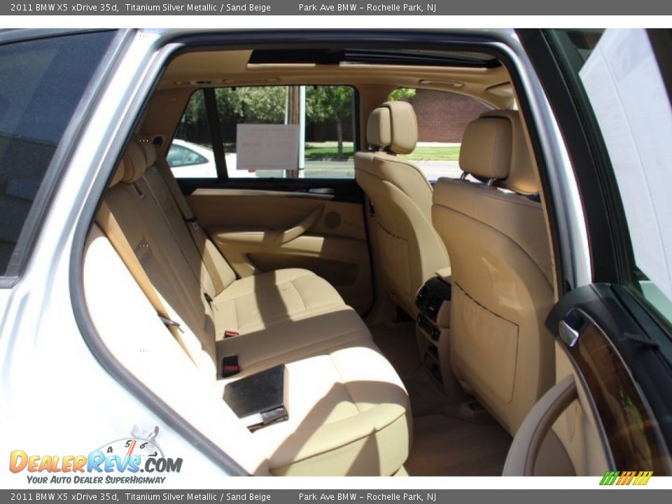 2011 BMW X5 xDrive 35d Titanium Silver Metallic / Sand Beige Photo #25
