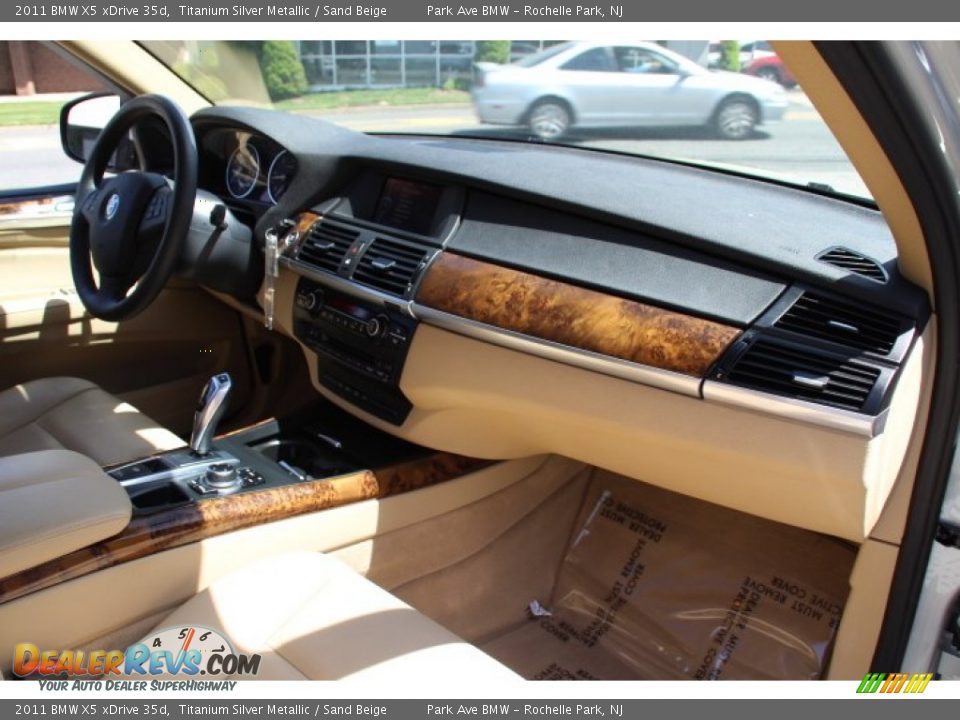 2011 BMW X5 xDrive 35d Titanium Silver Metallic / Sand Beige Photo #28