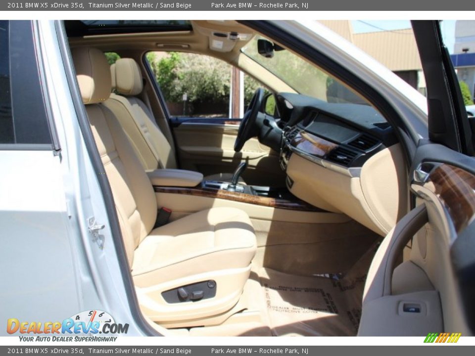 2011 BMW X5 xDrive 35d Titanium Silver Metallic / Sand Beige Photo #29