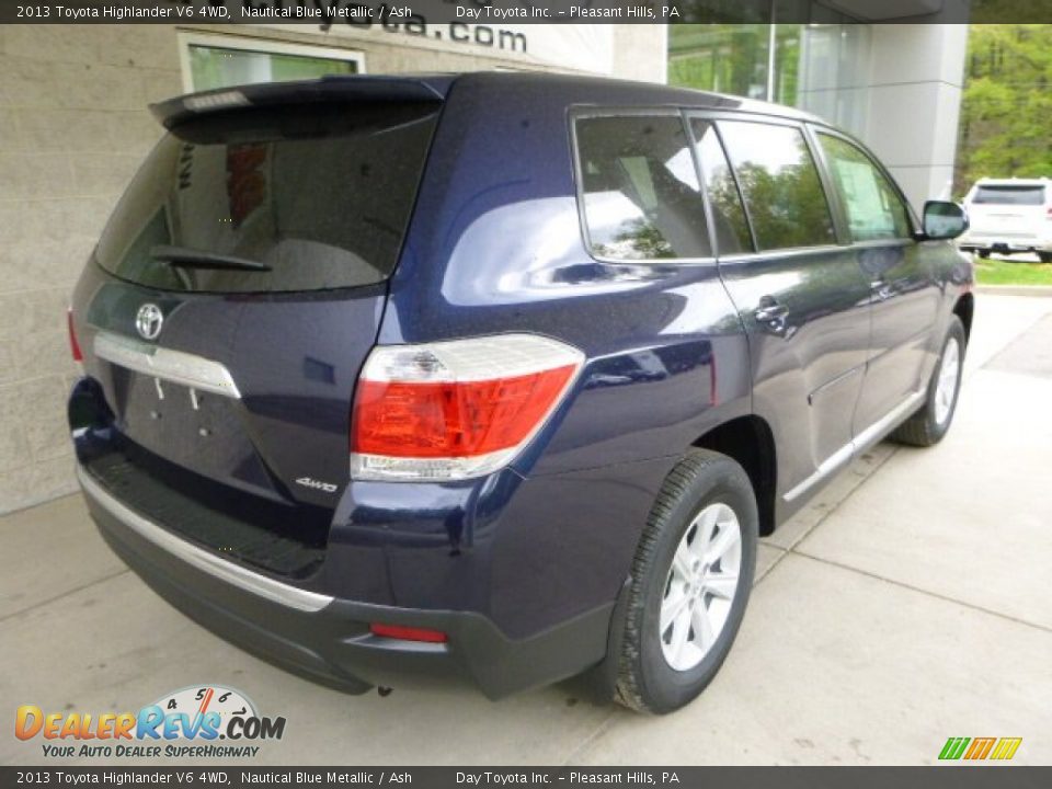 2013 Toyota Highlander V6 4WD Nautical Blue Metallic / Ash Photo #2
