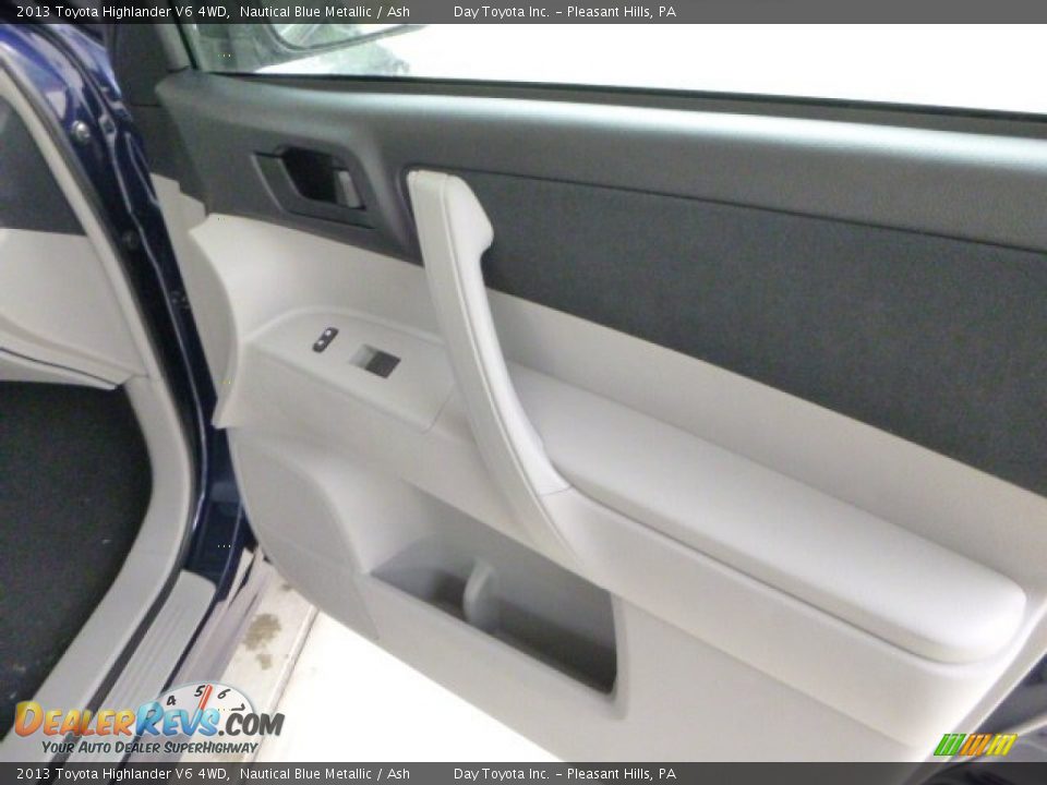 2013 Toyota Highlander V6 4WD Nautical Blue Metallic / Ash Photo #11