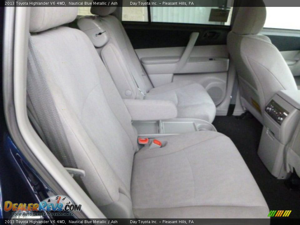2013 Toyota Highlander V6 4WD Nautical Blue Metallic / Ash Photo #12