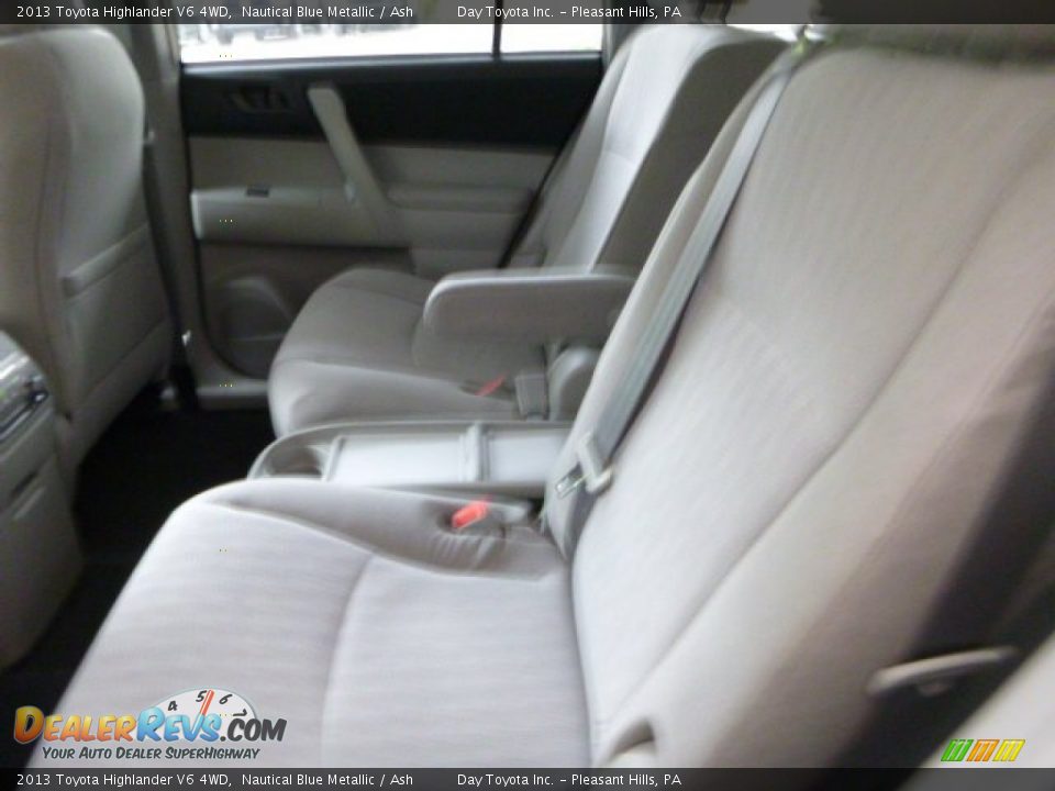 2013 Toyota Highlander V6 4WD Nautical Blue Metallic / Ash Photo #14
