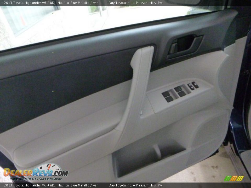 2013 Toyota Highlander V6 4WD Nautical Blue Metallic / Ash Photo #16