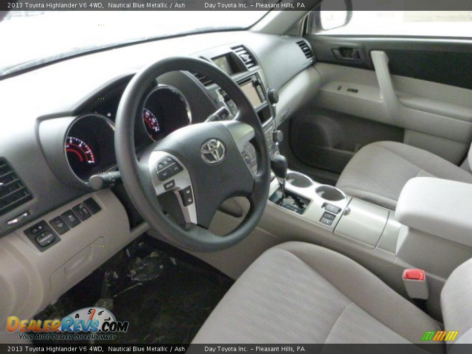 2013 Toyota Highlander V6 4WD Nautical Blue Metallic / Ash Photo #17
