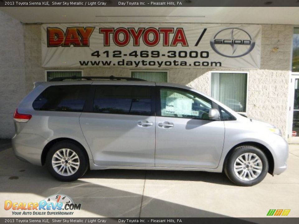 2013 Toyota Sienna XLE Silver Sky Metallic / Light Gray Photo #1
