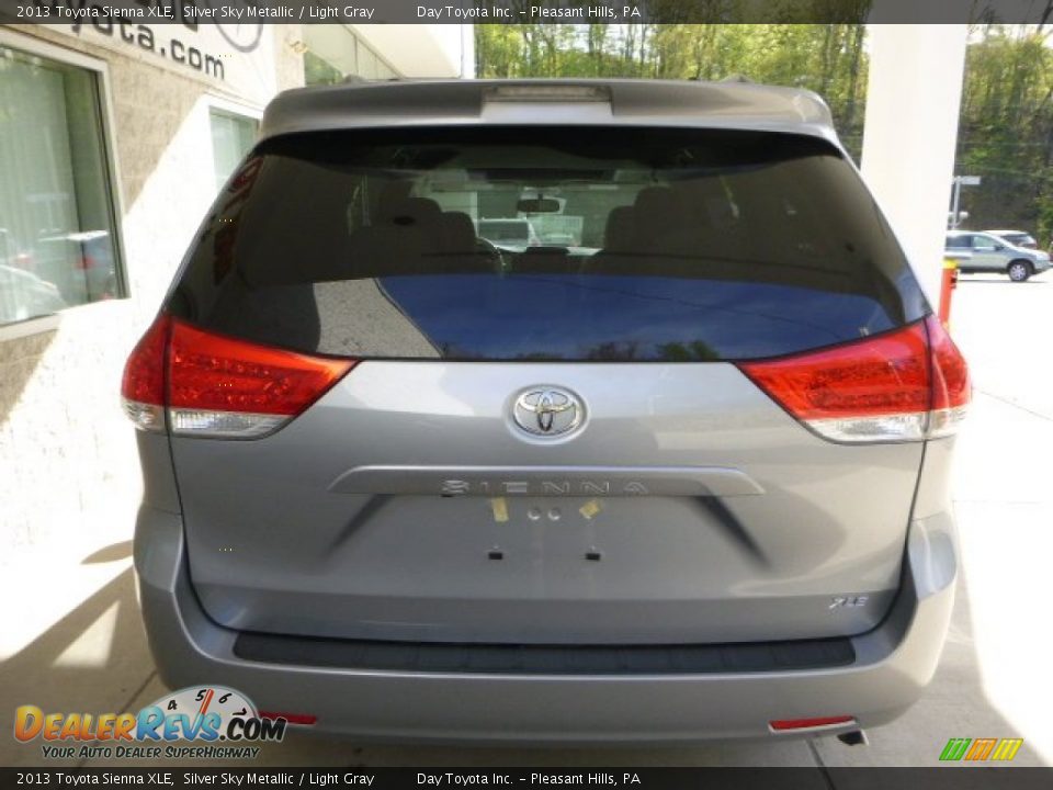 2013 Toyota Sienna XLE Silver Sky Metallic / Light Gray Photo #3