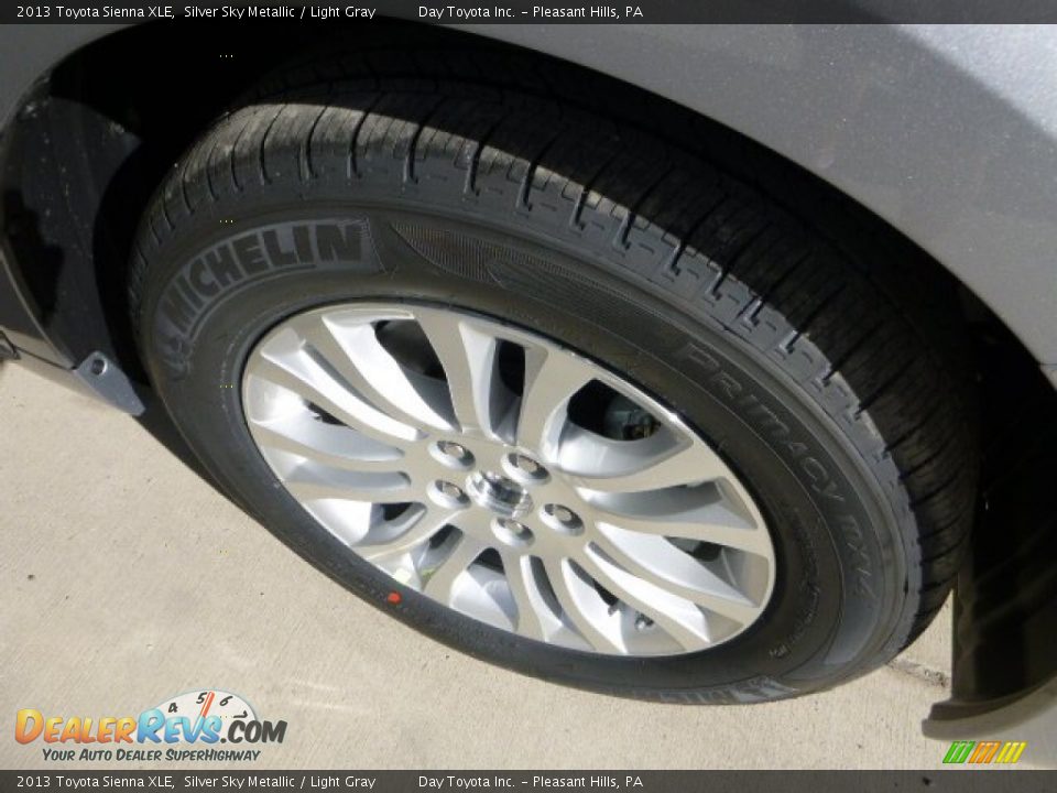 2013 Toyota Sienna XLE Silver Sky Metallic / Light Gray Photo #8