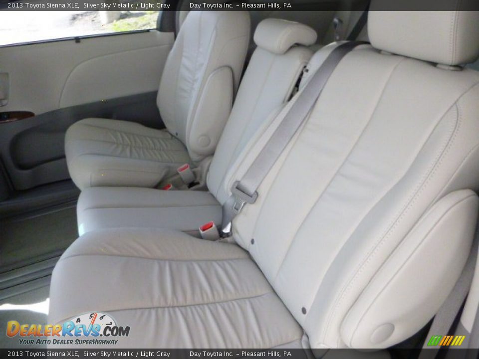 2013 Toyota Sienna XLE Silver Sky Metallic / Light Gray Photo #13