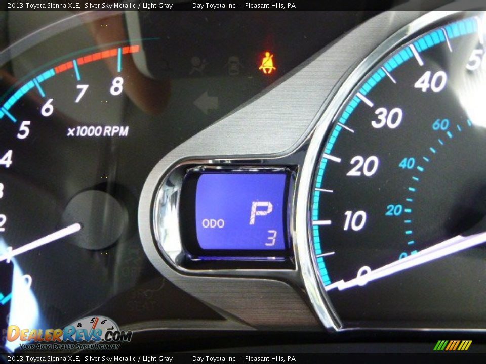 2013 Toyota Sienna XLE Silver Sky Metallic / Light Gray Photo #19