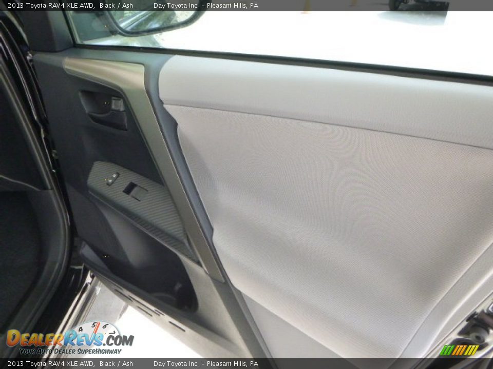 2013 Toyota RAV4 XLE AWD Black / Ash Photo #11