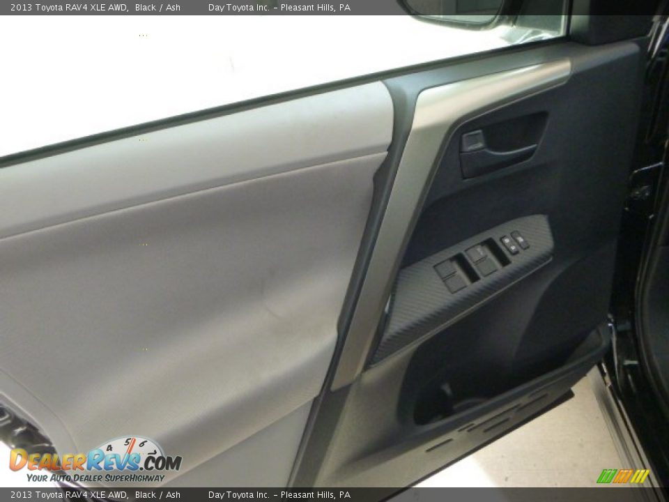 2013 Toyota RAV4 XLE AWD Black / Ash Photo #16