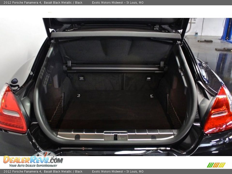 2012 Porsche Panamera 4 Trunk Photo #18