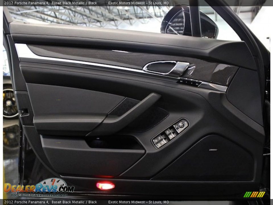 Door Panel of 2012 Porsche Panamera 4 Photo #27