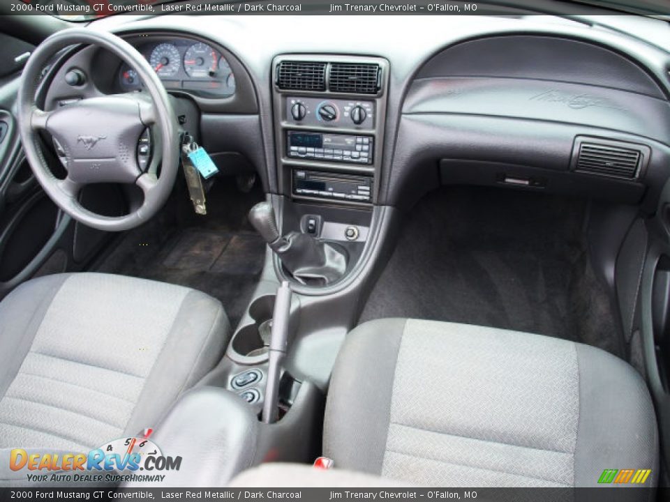 Dashboard of 2000 Ford Mustang GT Convertible Photo #11