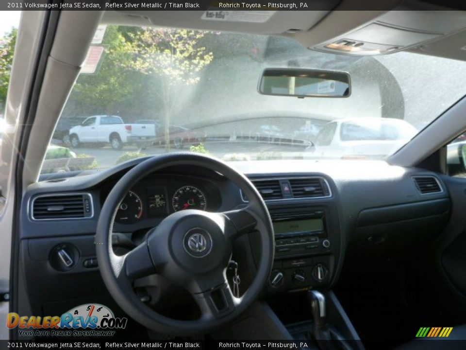 2011 Volkswagen Jetta SE Sedan Reflex Silver Metallic / Titan Black Photo #6