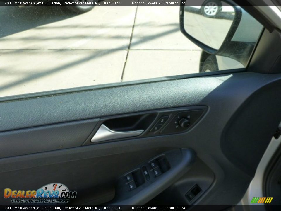 2011 Volkswagen Jetta SE Sedan Reflex Silver Metallic / Titan Black Photo #17